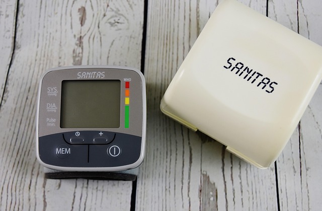 blood pressure monitor 2031766 640